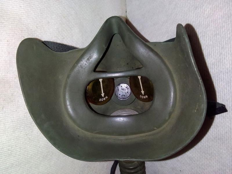 R.A.F. A-13a Oxygen Mask. (M.S.A.22001) — image 4