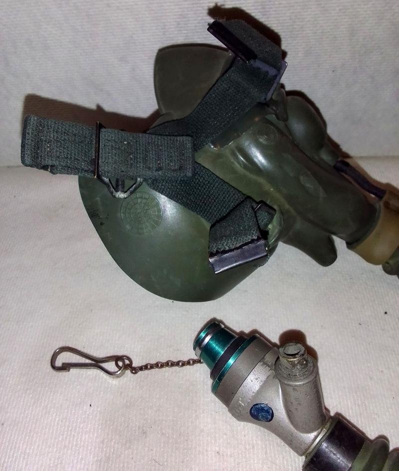 R.A.F. A-13a Oxygen Mask. (M.S.A.22001) — image 7