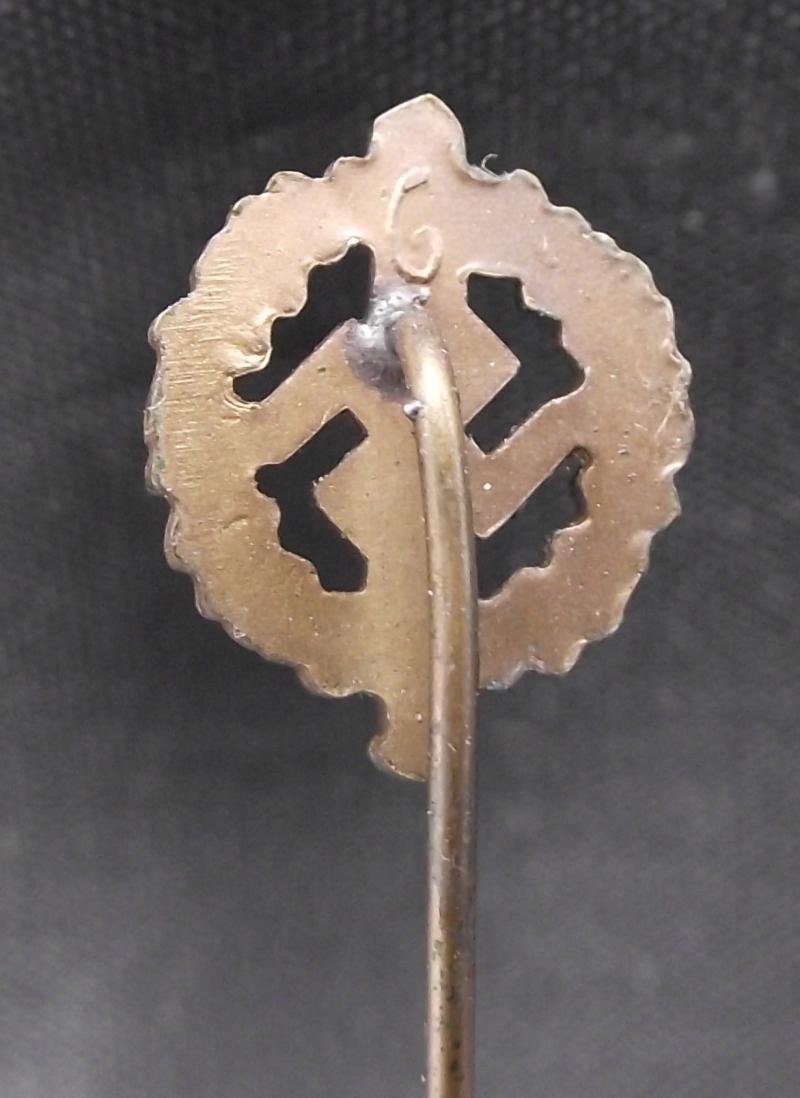 WW2 German 9mm Stick Pin. SA Sports Badge in Bronze. — image 3