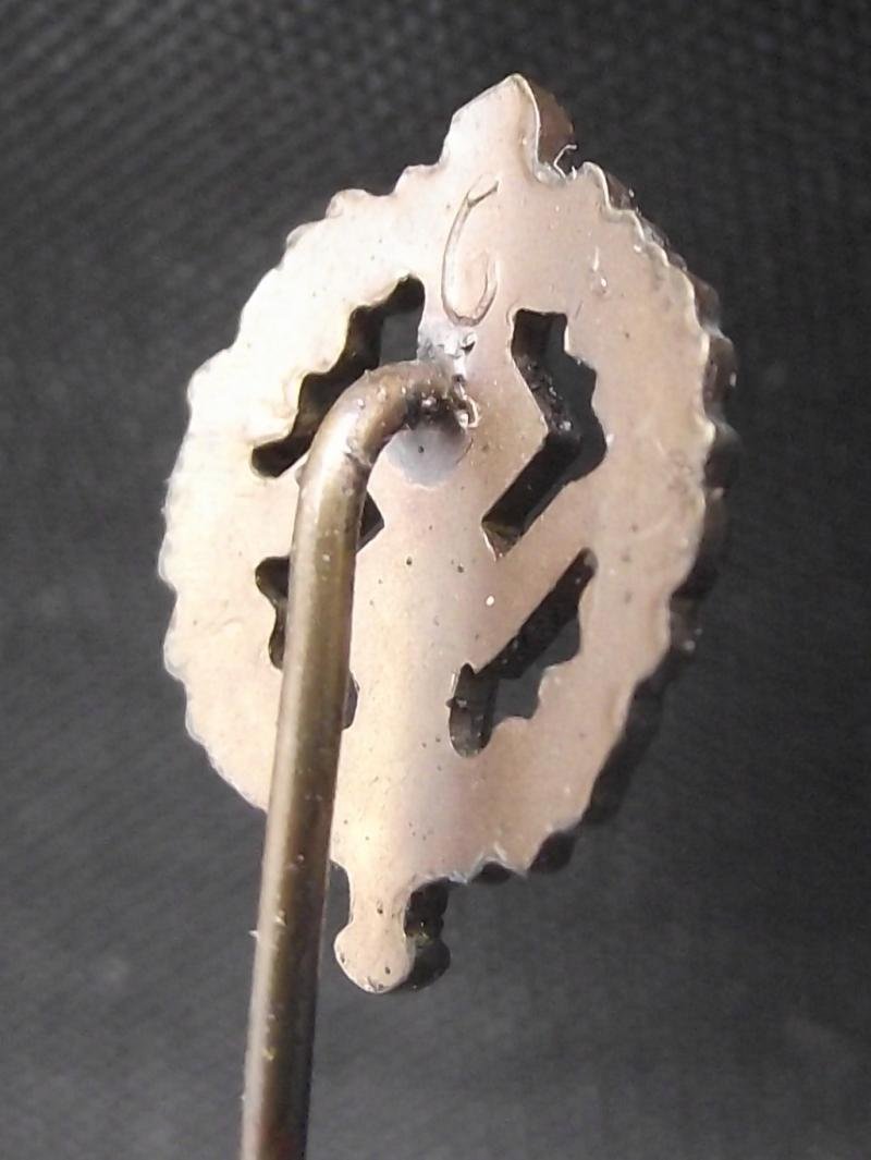 WW2 German 9mm Stick Pin. SA Sports Badge in Bronze. — image 4