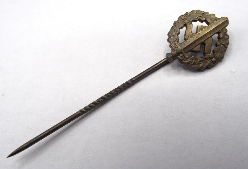 WW2 German 9mm Stick Pin. SA Sports Badge in Bronze. — image 5