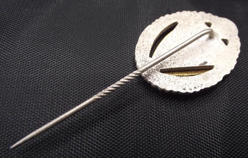 WW2 German 30mm Stick Pin. D.R.K.B. 25 Years Service. — image 5