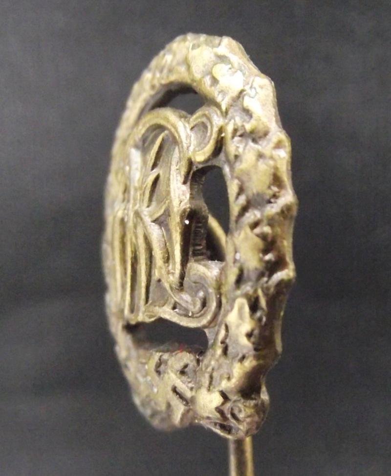 WW2 German Stick Pin. D.R.L. Sports Award. Bronze. — image 2