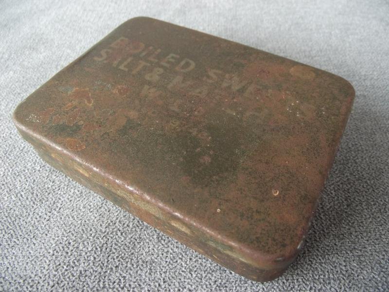 British 1943 Dated Boiled Sweets, Salt and Matches Tin. — image 3