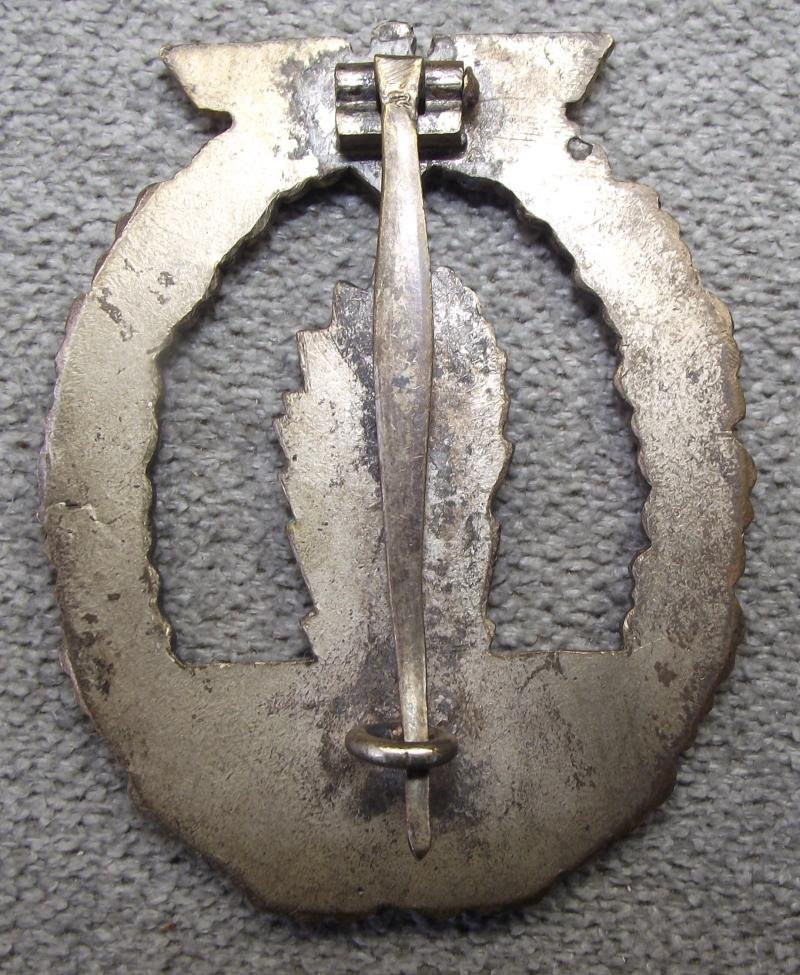 Unmarked Kriegsmarine Minesweepers Badge. C.E.Juncker, Variation 1. — image 4