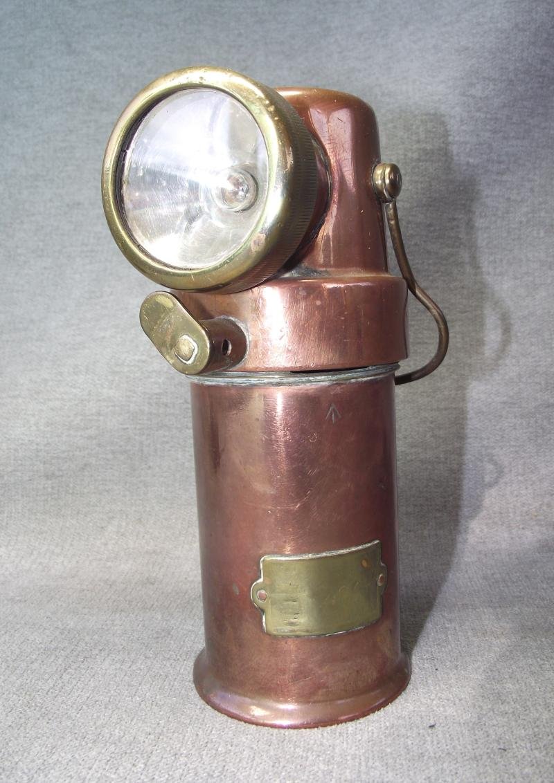 British Army WW2 Safety Lamp. Barnsey Type. — image 2