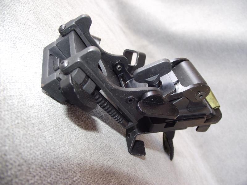 Ballistic Helmet Night Vision Mount and Harness. — image 6