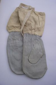 PRICE REDUCED. 1943 Dated British Winter Gloves.