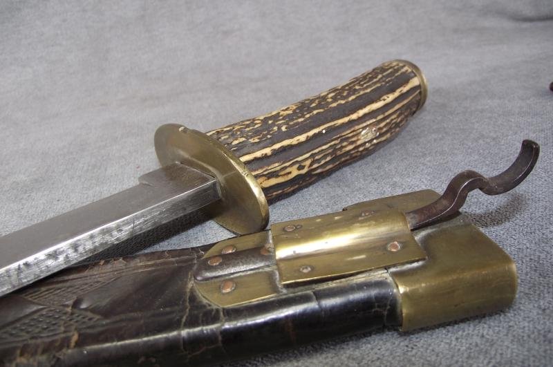 Massive Anglo Indian Bowie Knife. — image 6