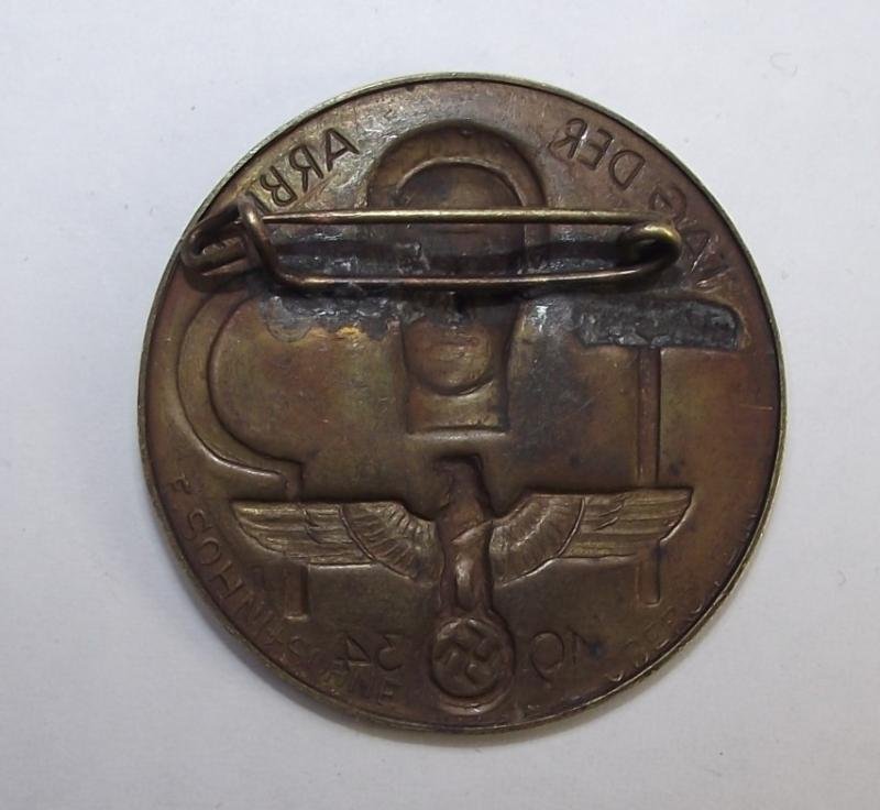 Event Badge/Tinnie. Tag Der Arbeit, 1934. — image 2