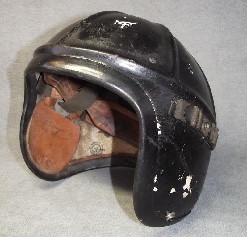 US Navy H-4 Flight Helmet. — image 2