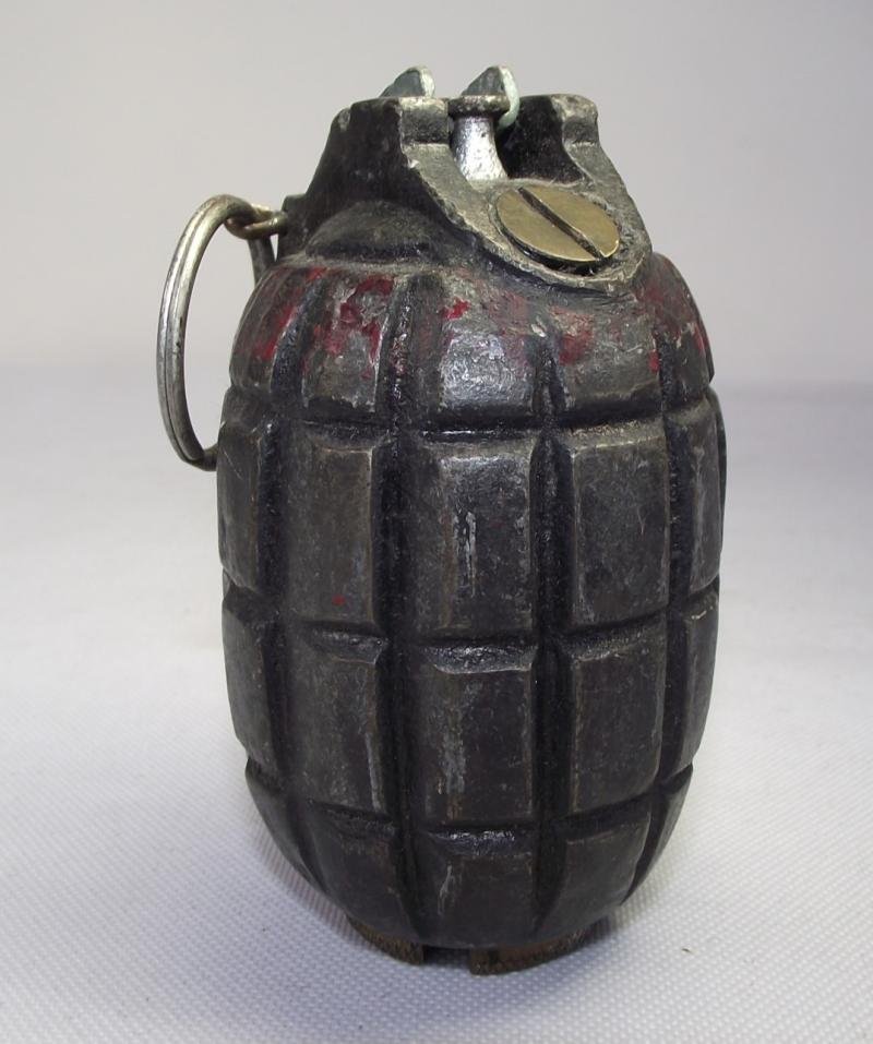 British WW1 No5 MK1 Grenade with Mills Munitions 1916 Base Plug — image 3