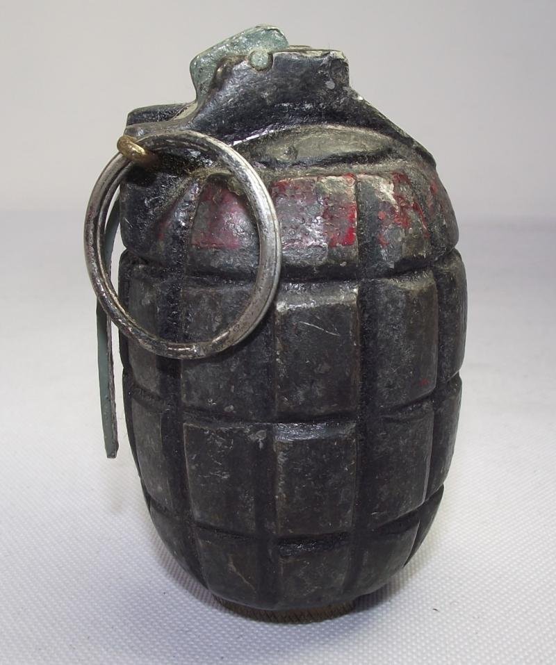 British WW1 No5 MK1 Grenade with Mills Munitions 1916 Base Plug — image 4