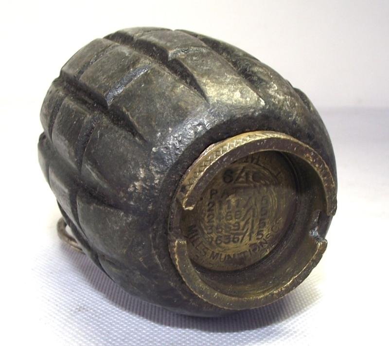 British WW1 No5 MK1 Grenade with Mills Munitions 1916 Base Plug — image 6