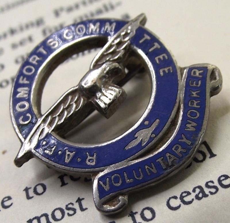 Royal Air Force Comforts Committee Voluntary Workers Badge. — image 6