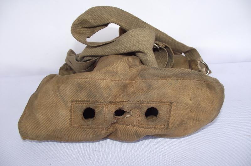 1940 Dated British Respirator Carry Bag. — image 6