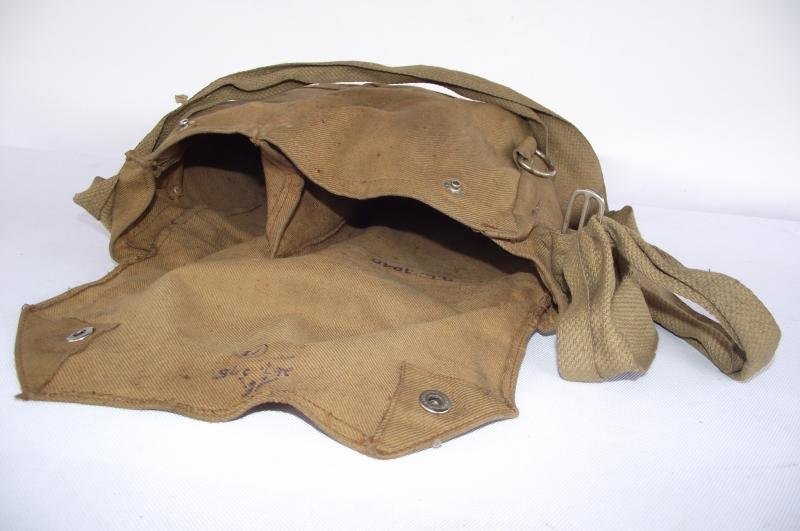 1940 Dated British Respirator Carry Bag. — image 7