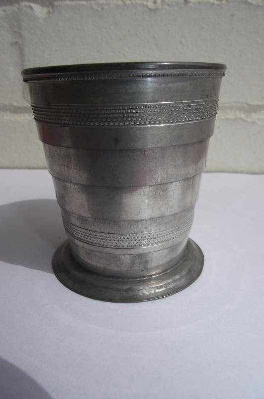 American Collapsible Drinking Cup. — image 4