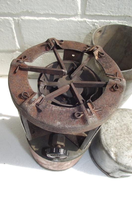 1944 Dated U.S.Army Personal Cooker. — image 6