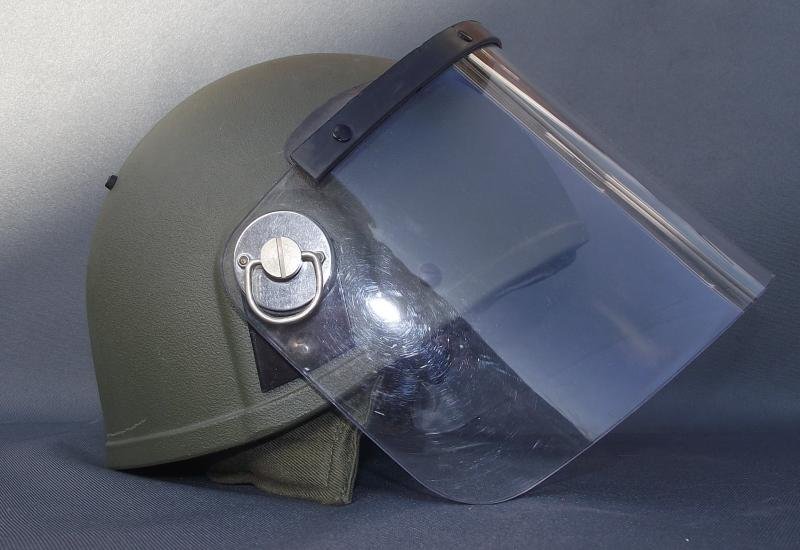 British GS MK6 Riot Helmet with Visor. — image 3