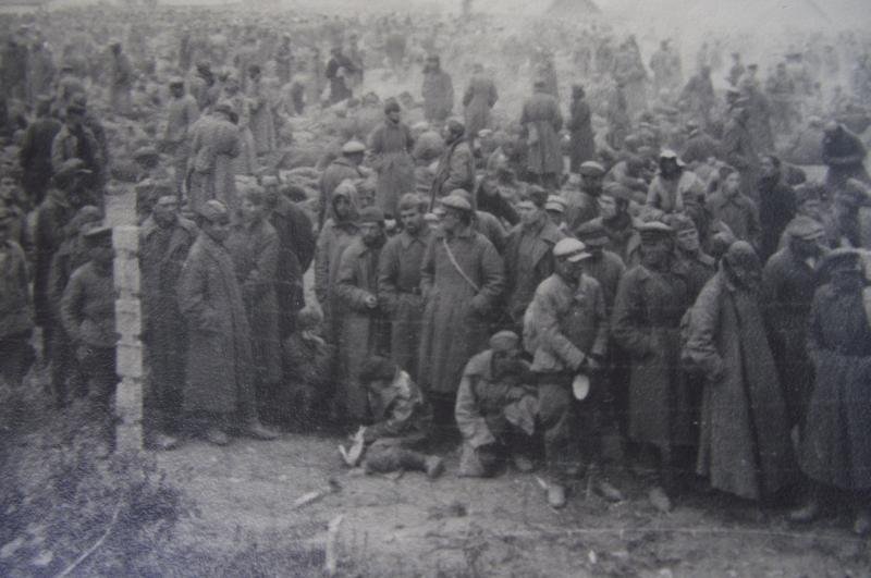 8 X Russian POW Photos. — image 4