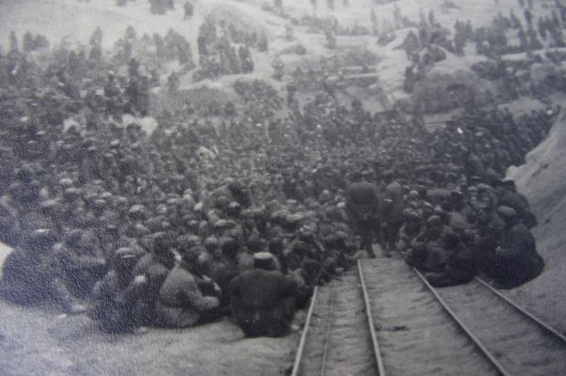 8 X Russian POW Photos. — image 6