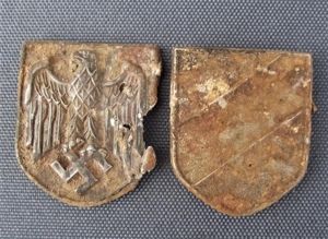 Relic German Tropenhelm Insignia. Burnt Train Horde.