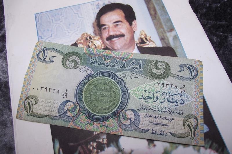 Iraqi Youth Propaganda Booklet and Bank Note. Gulf War. — image 9