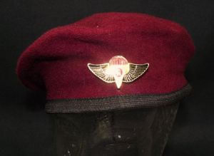 Iraqi Military Paratroopers Beret. 2nd Gulf War.