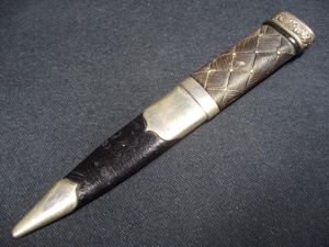 Vintage Sgian Dubh with Makers Details.