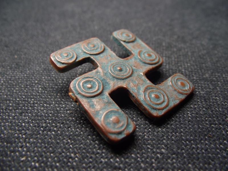 WW2 German Schmuck Alter Kulturvolker mit Hakenkreuz-Symbol. — image 2