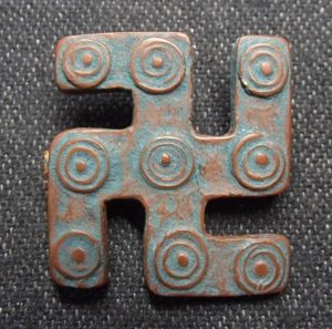 WW2 German Schmuck Alter Kulturvolker mit Hakenkreuz-Symbol.