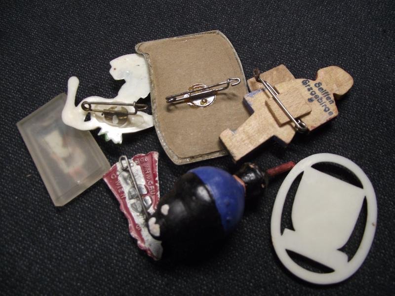 8 X WW2 German WHW Pinback Donation Badges. — image 2