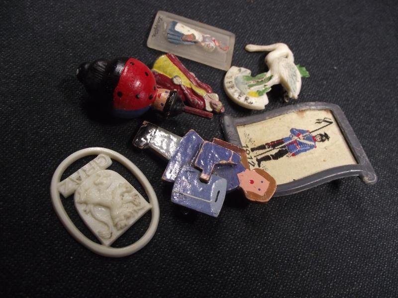 8 X WW2 German WHW Pinback Donation Badges. — image 3