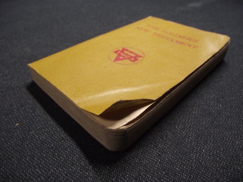 1944 Dated Soldiers New Testament with 1946 Dated German Written Sentiment. — image 2