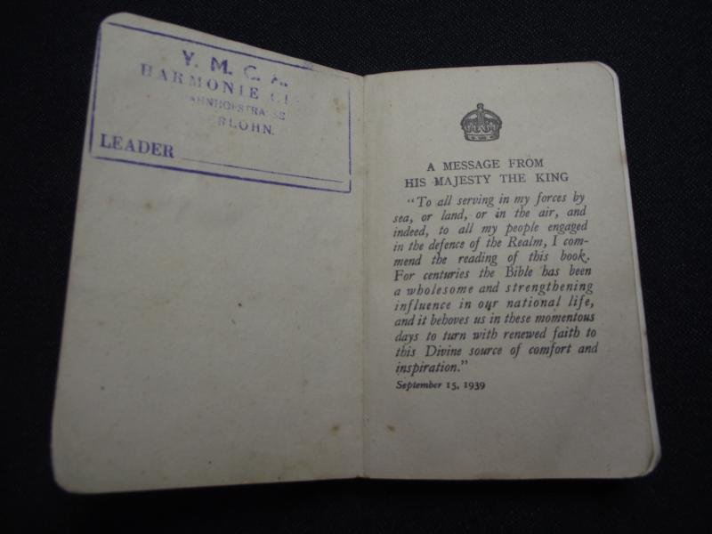 1944 Dated Soldiers New Testament with 1946 Dated German Written Sentiment. — image 3