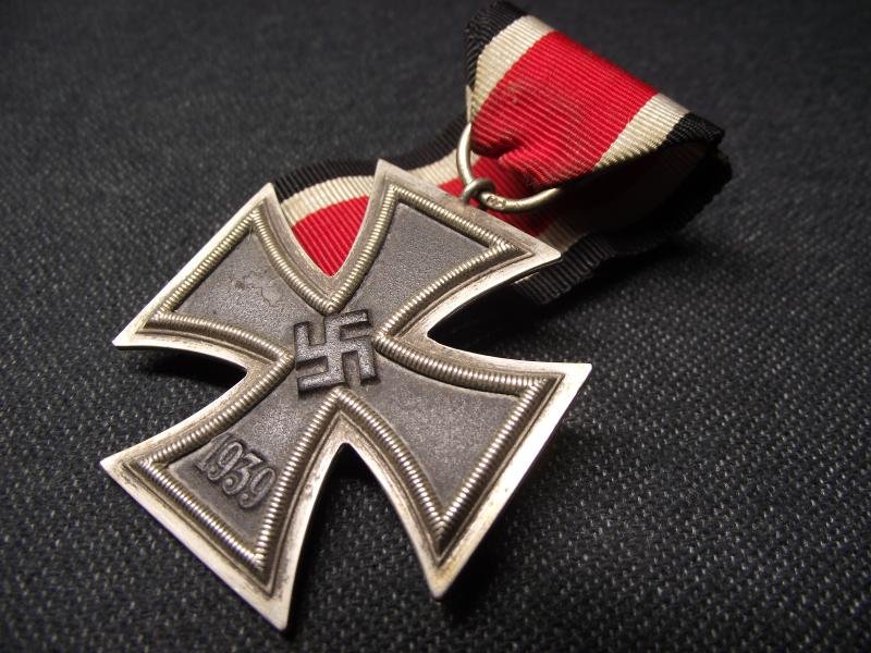 WW2 German Iron Cross 2nd Class. MM52, Gottleib and Wagner. — image 2
