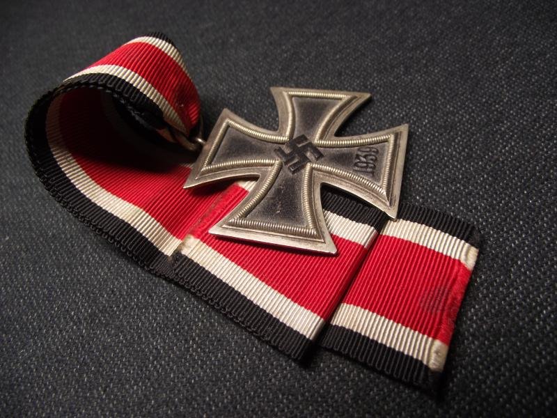 WW2 German Iron Cross 2nd Class. MM52, Gottleib and Wagner. — image 3
