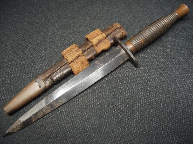 B2 Third Pattern F-S Commando Dagger, Heavy Blade, Mid War. — image 2