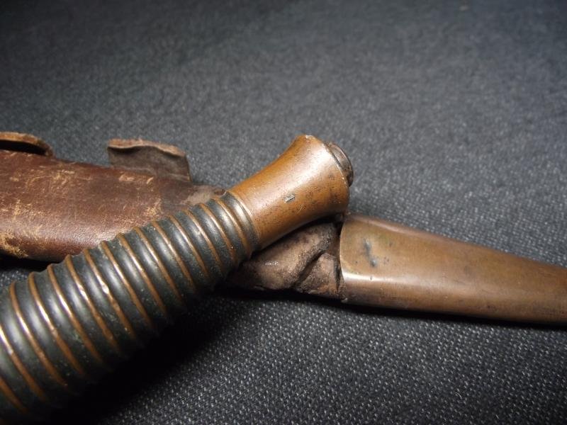 B2 Third Pattern F-S Commando Dagger, Heavy Blade, Mid War. — image 6