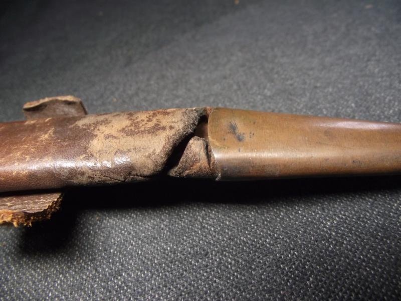 B2 Third Pattern F-S Commando Dagger, Heavy Blade, Mid War. — image 7