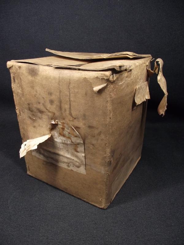 WW2 Boxed Heavy Duty Civil Respirator with Bag and Cloths. — image 7