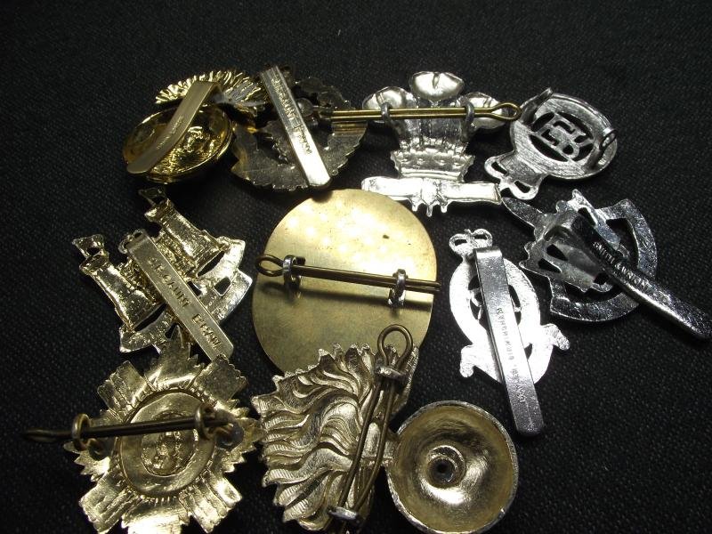 10 X British Military Anodised Regimental Cap Badges. — image 4