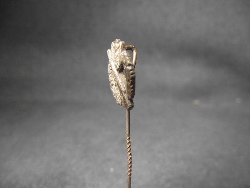 WW2 German Bronze Infantry Assault Stick Pin. — image 2