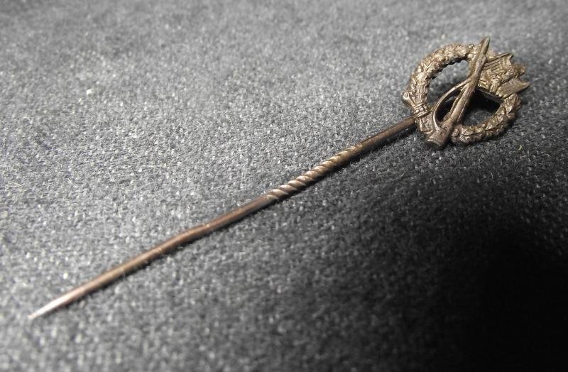 WW2 German Bronze Infantry Assault Stick Pin. — image 4