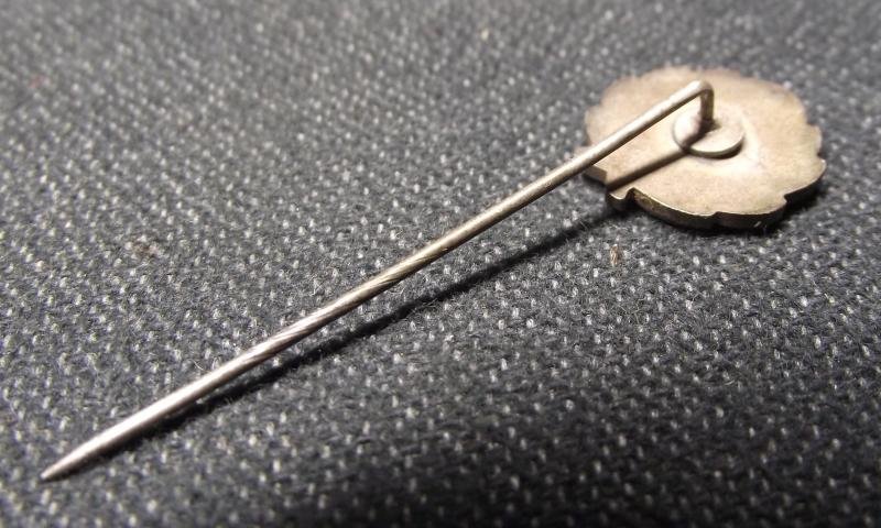 WW2 German Silver Drivers Proficiency Stick Pin. — image 5