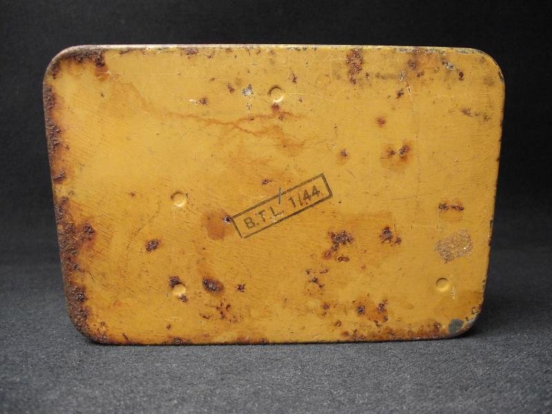 1944 Dated Detector Vapour Pocket MK2 Tin. — image 5