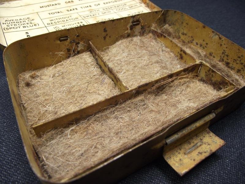 1944 Dated Detector Vapour Pocket MK2 Tin. — image 7