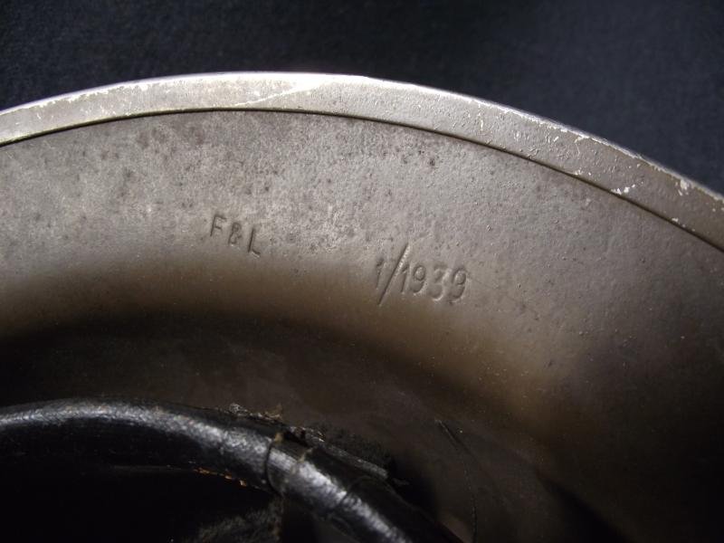 Scarce Early Matching 1939 Dated British MKII Steel Helmet — image 8