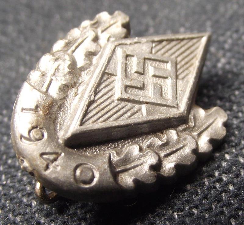 1940 Dated Hitler Youth Sports Participants Badge. — image 2